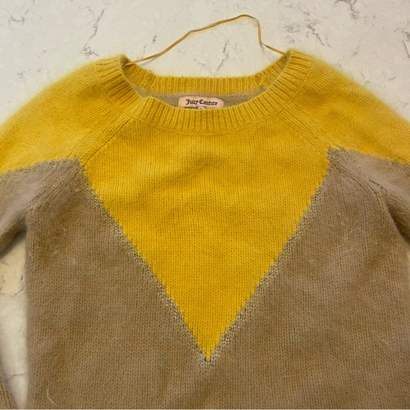 Juicy Couture 💛 Angora Sweater in Yellow & Tan Size M - Picture 4 of 9